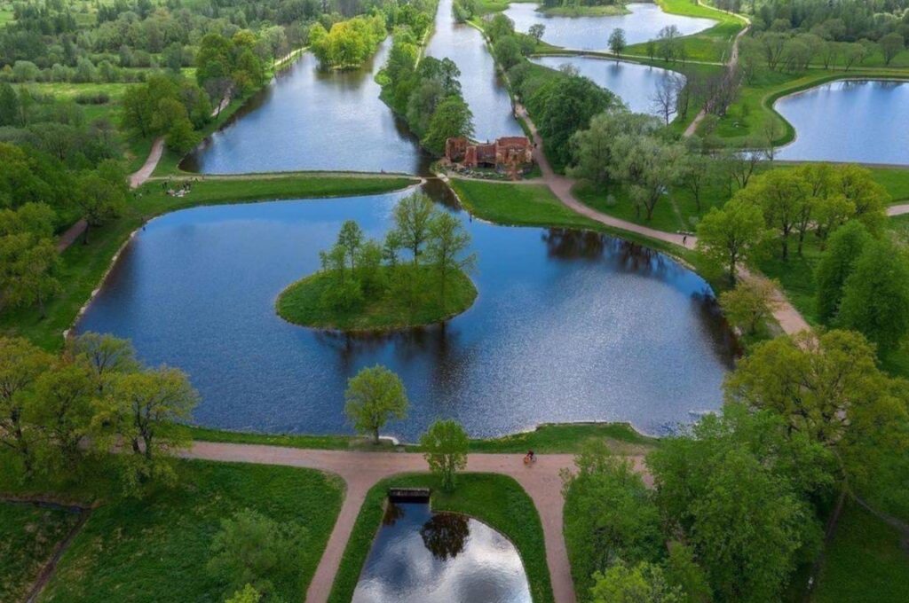 Луговой парк в Петергофе
