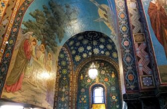 Внутреннее убранство храма Спас на крови